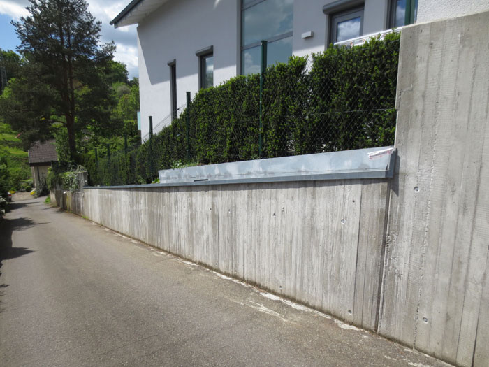nachher: Mauer gekürzt Nachbarrecht Stuttgart - Einfriedungen, Mauern, Zäune, Zaunstreitigkeiten